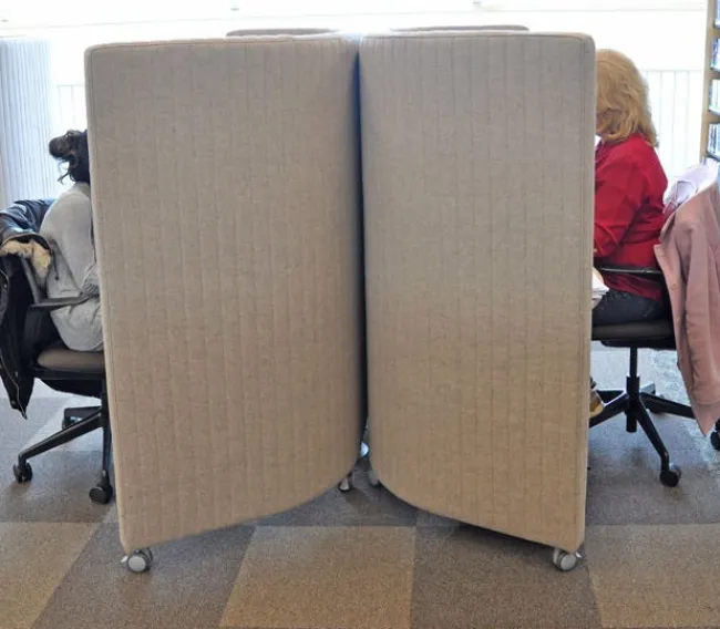 Muzo Waltzer Mobile Workstation^ Study Carrels